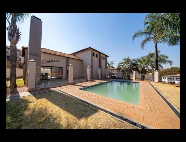 2 BEDROOM TOWNHOUSE FOR SALE IN GLENVISTA